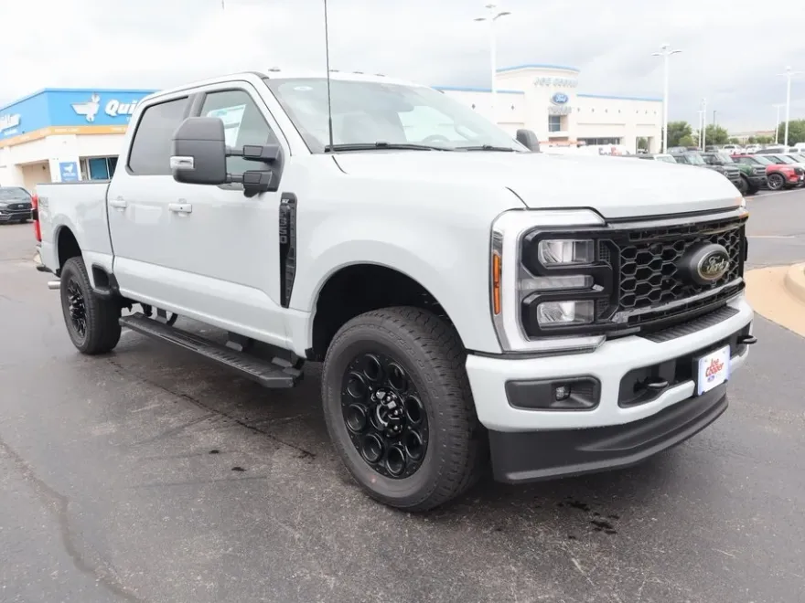 2025 Ford F-350 XLT photo 1