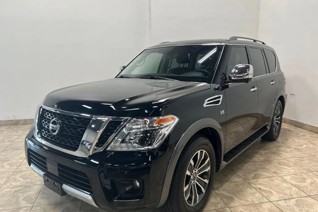 2017 Nissan Armada SV photo 1