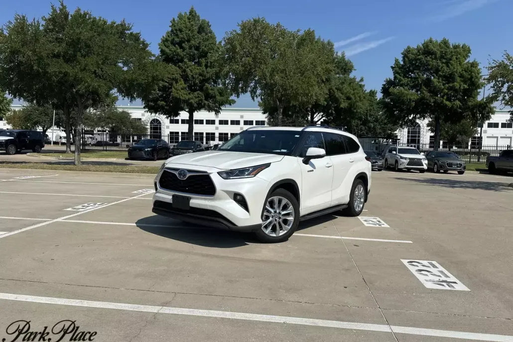 2021 Toyota Highlander Hybrid Limited photo 1