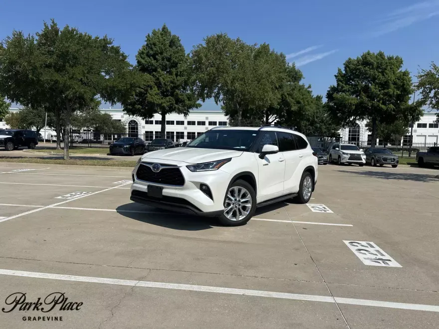 2021 Toyota Highlander Hybrid Limited photo 1