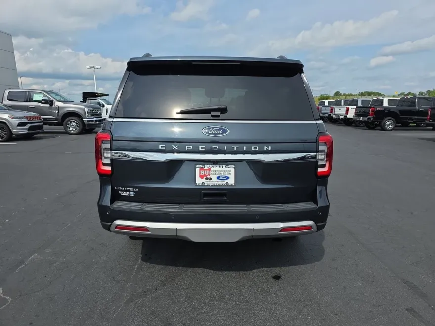 2022 Ford Expedition Limited photo 1