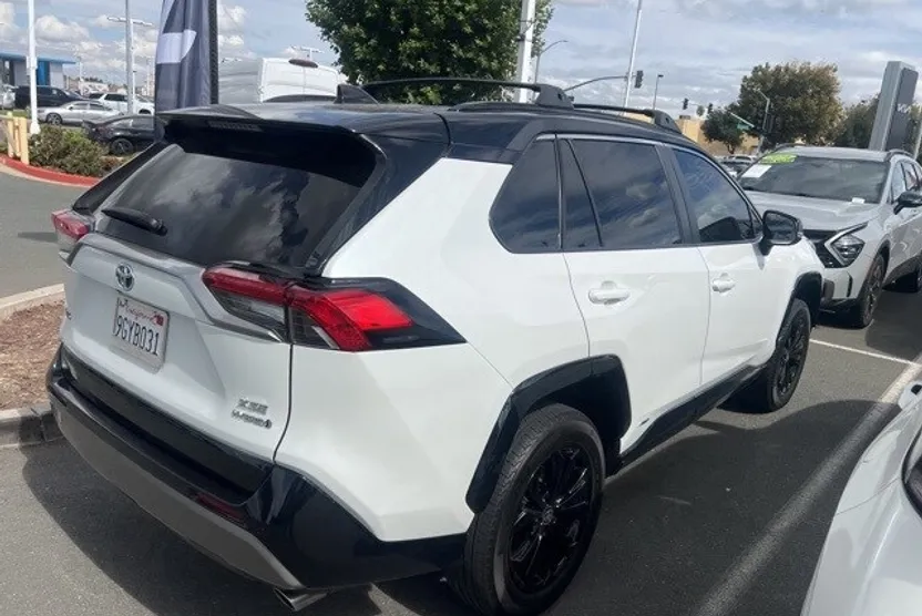 2023 Toyota RAV4 Hybrid XSE photo 1