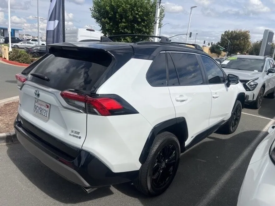 2023 Toyota RAV4 Hybrid XSE photo 1
