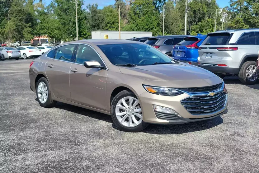 2024 Chevrolet Malibu 1LT photo 1