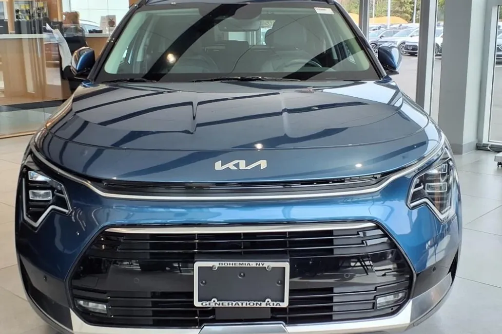 2024 Kia Niro Plug-In Hybrid SX photo 1
