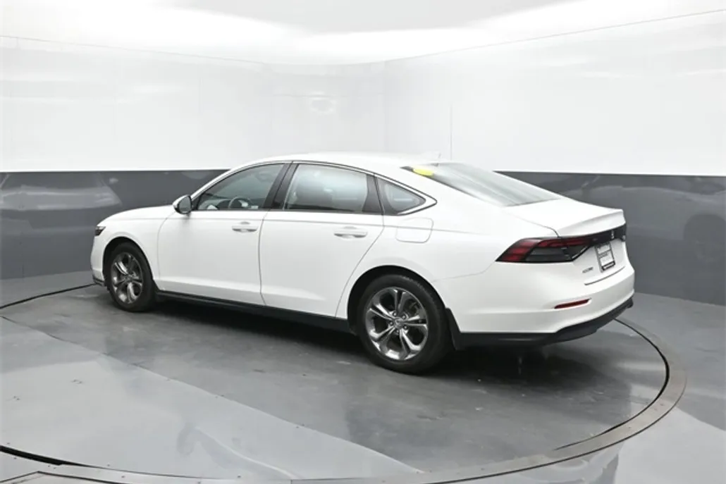 2023 Honda Accord EX photo 1
