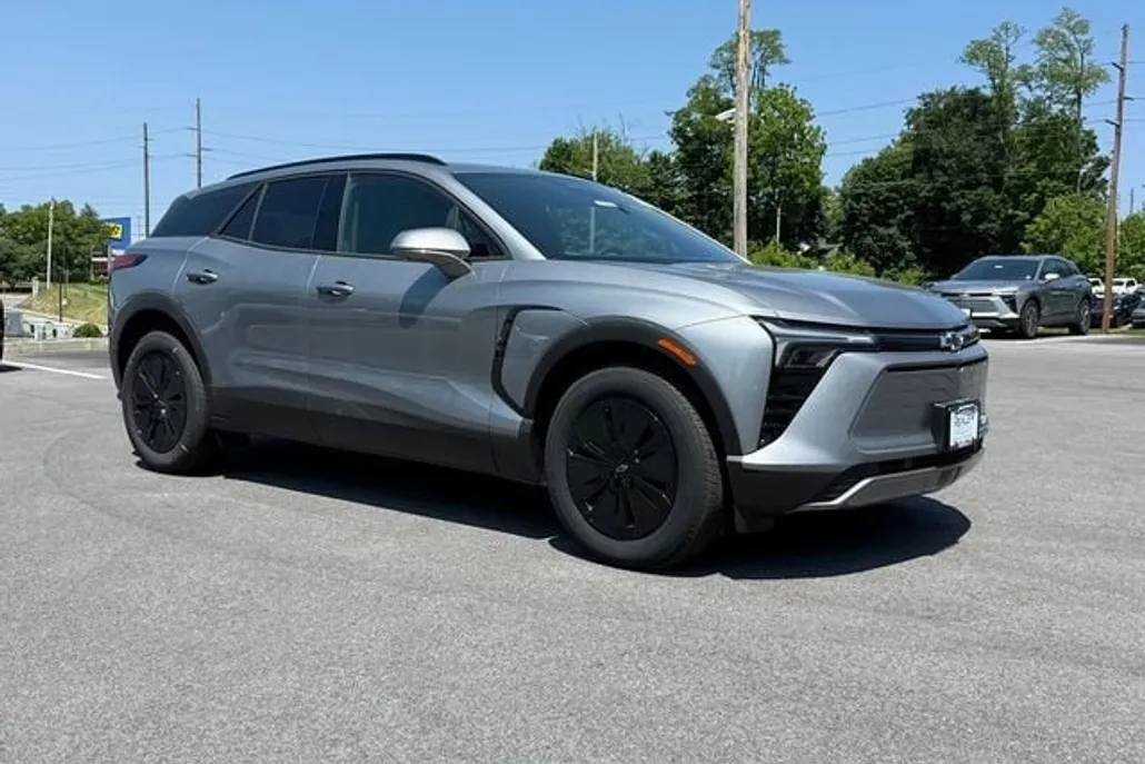 2025 Chevrolet Blazer EV photo 1