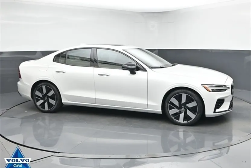 2024 Volvo S60 Ultimate photo 1
