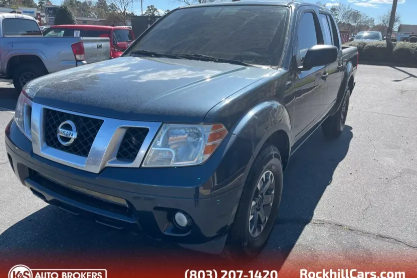 2016 Nissan Frontier Desert Runner Crew Cab photo 1