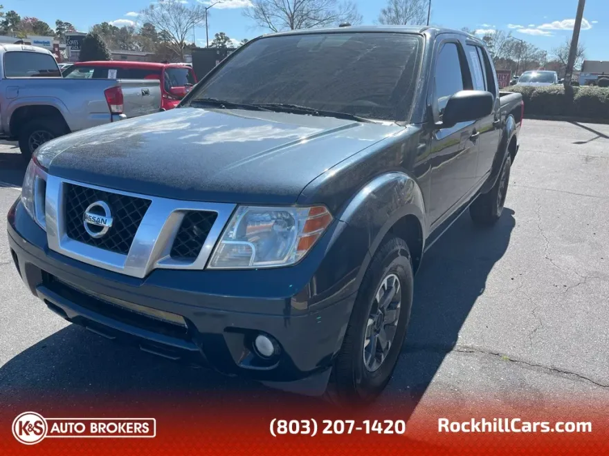 2016 Nissan Frontier Desert Runner Crew Cab photo 1