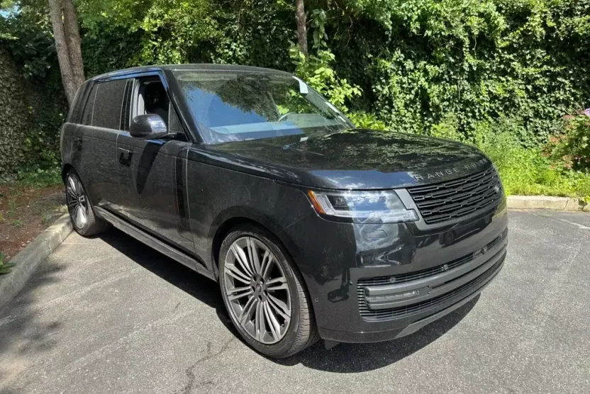 2025 Land Rover Range Rover SE photo 1