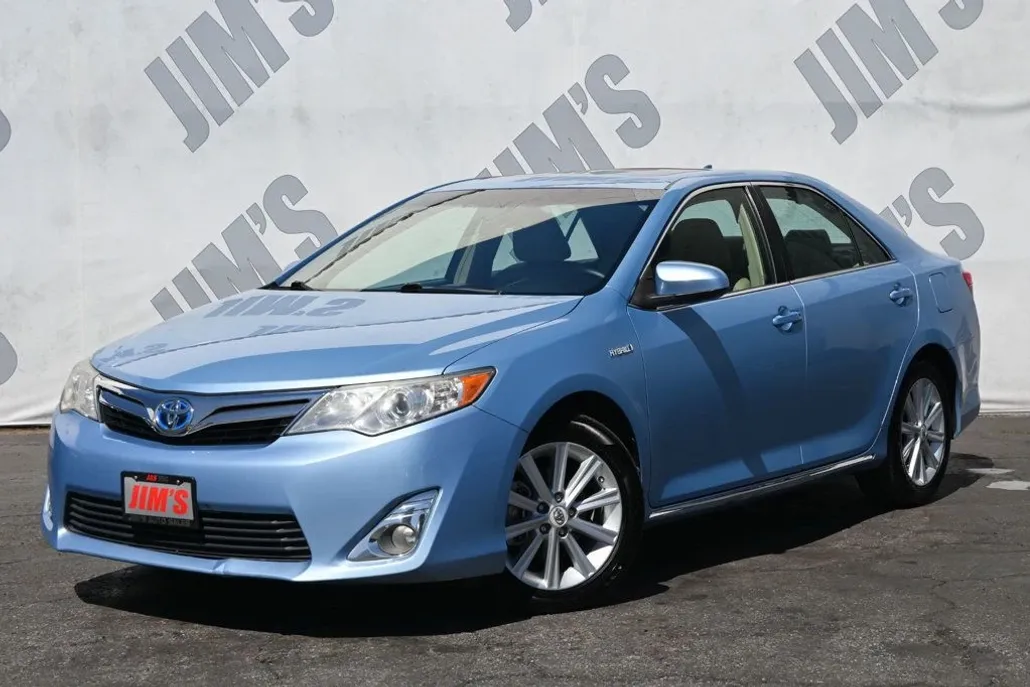 2012 Toyota Camry Hybrid XLE photo 1