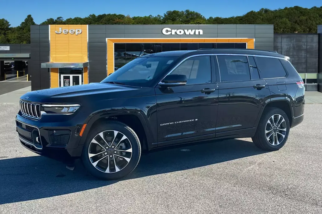 2025 Jeep Grand Cherokee Overland photo 1
