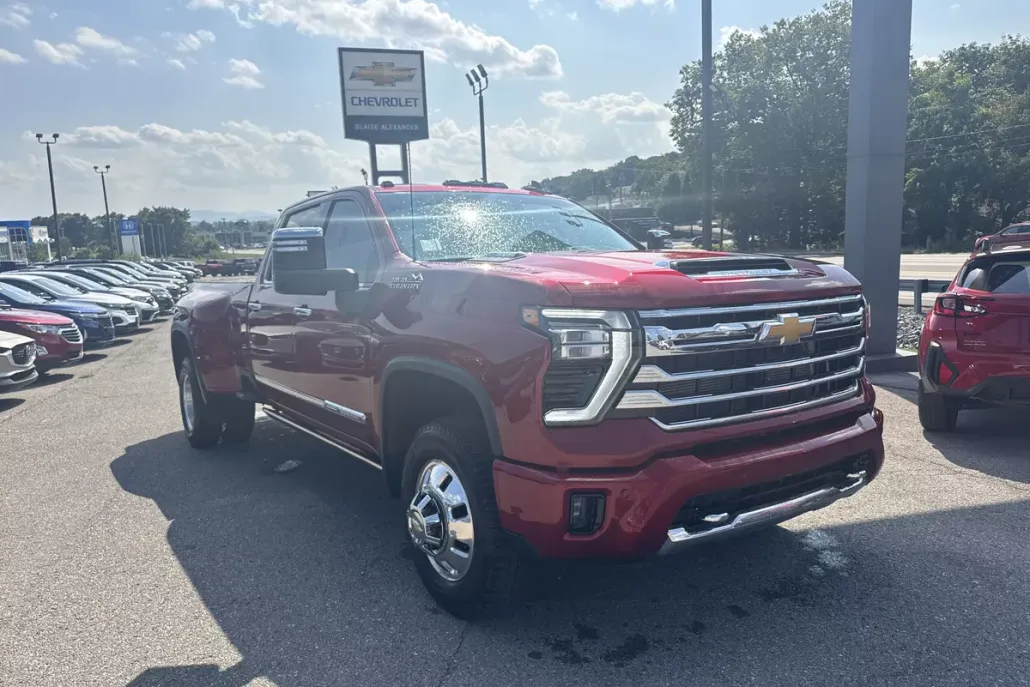 2024 Chevrolet Silverado 3500HD High Country photo 1
