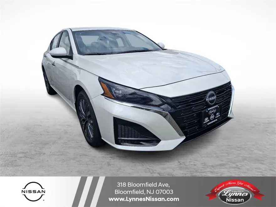 2025 Nissan Altima SV photo 1