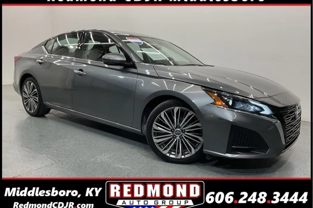 2023 Nissan Altima 2.5 SL photo 1