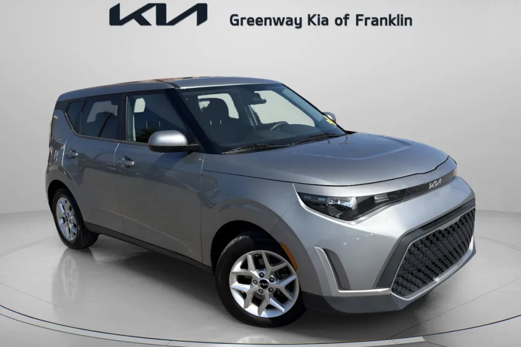 2023 Kia Soul LX photo 1