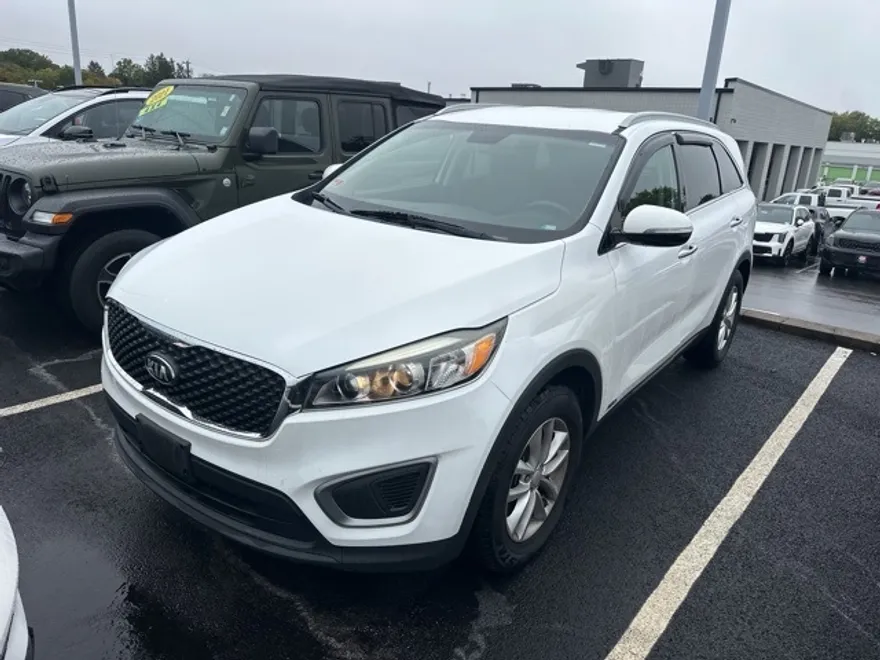 2017 Kia Sorento LX photo 1