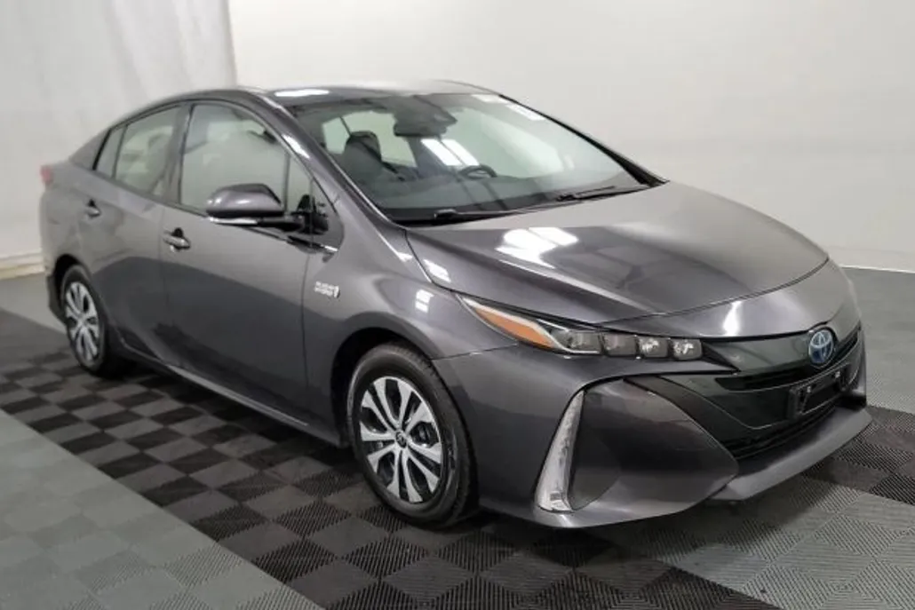 2020 Toyota Prius Prime XLE photo 1