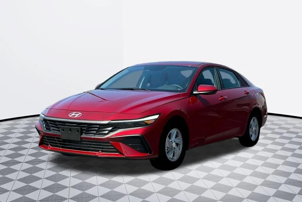 2025 Hyundai Elantra SE photo 1