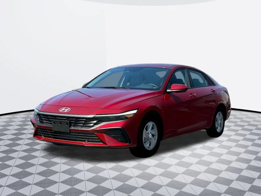 2025 Hyundai Elantra SE photo 1