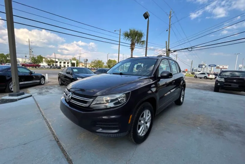 2016 Volkswagen Tiguan S photo 1