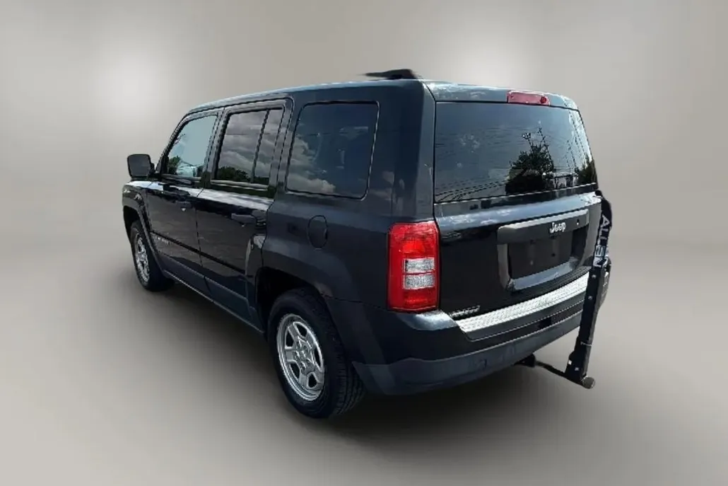 2014 Jeep Patriot Sport photo 1