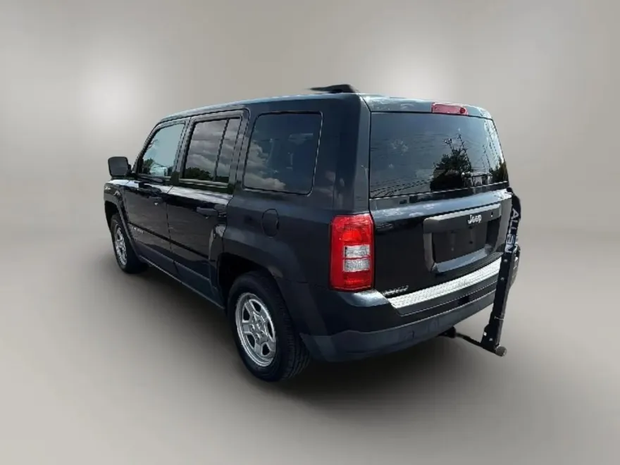 2014 Jeep Patriot Sport photo 1