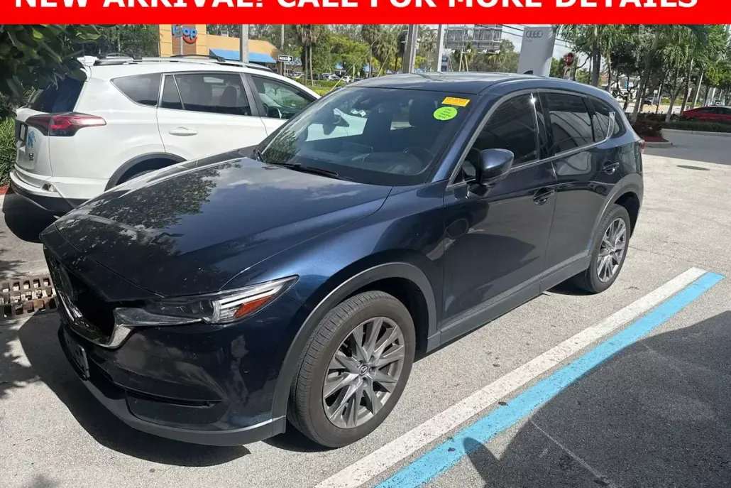 2021 Mazda CX-5 Signature photo 1