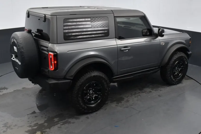 2021 Ford Bronco Base photo 1
