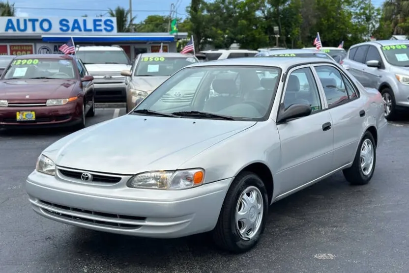 2000 Toyota Corolla VE photo 1