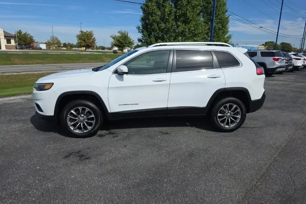 2019 Jeep Cherokee Latitude photo 1