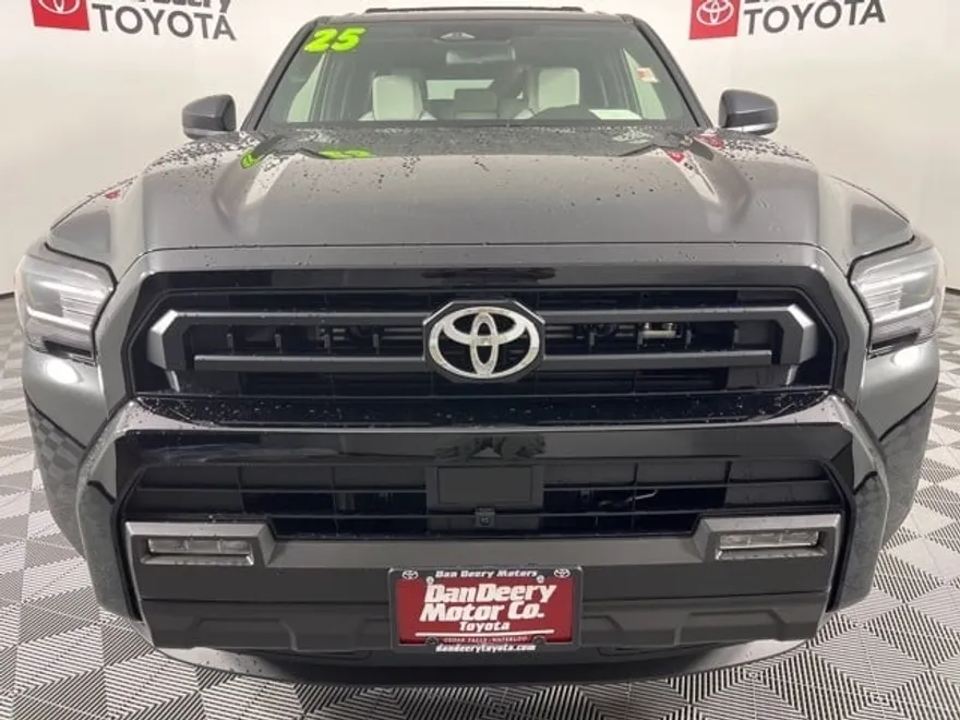 2025 Toyota 4Runner SR5 photo 1