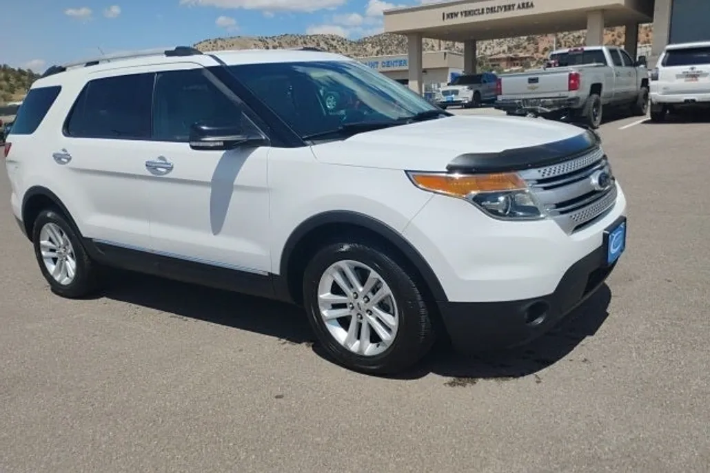 2013 Ford Explorer XLT photo 1