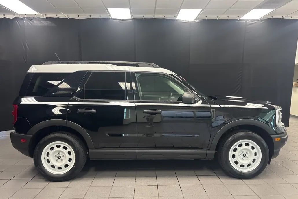 2024 Ford Bronco Sport Heritage photo 1