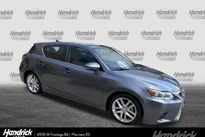 2015 Lexus CT 200h photo 1