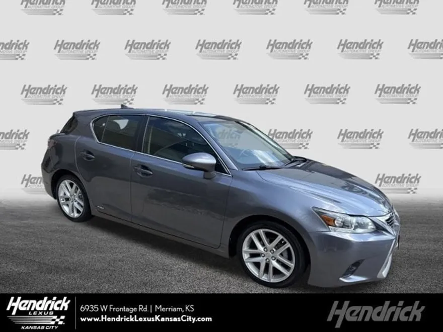 2015 Lexus CT 200h photo 1