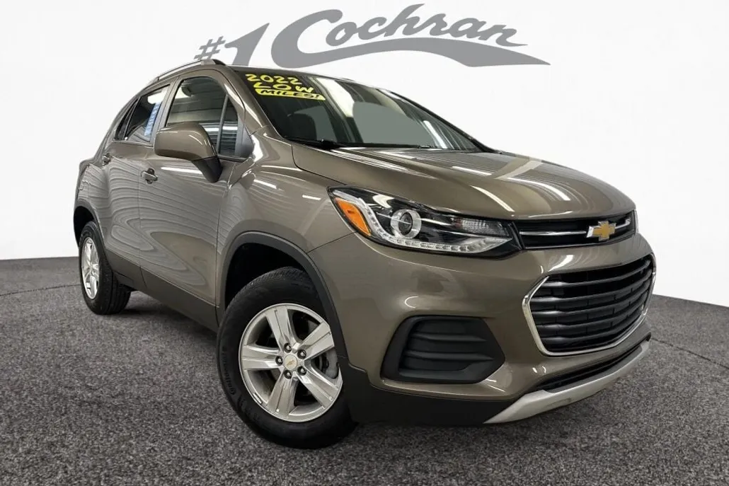 2022 Chevrolet Trax LT photo 1