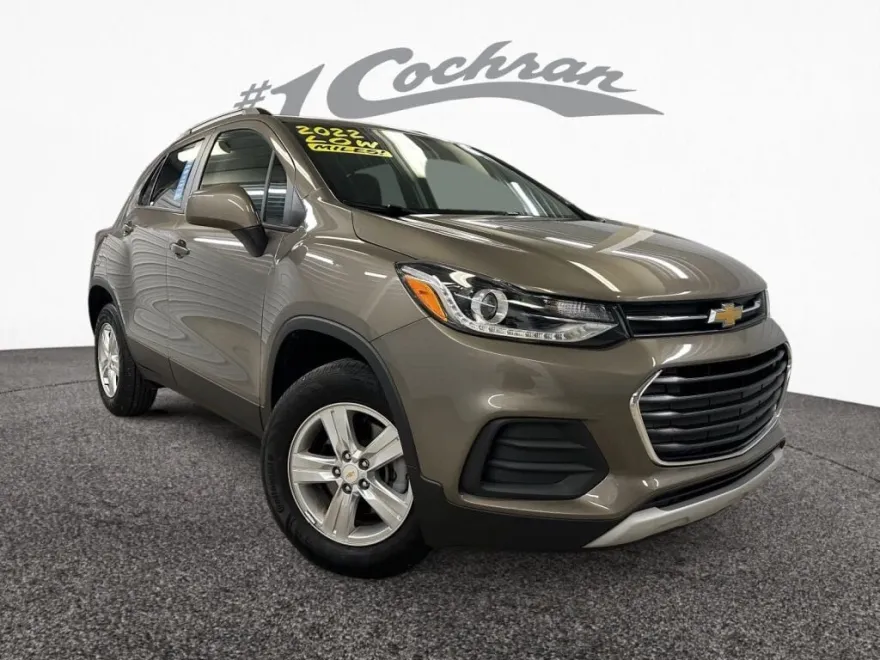 2022 Chevrolet Trax LT photo 1