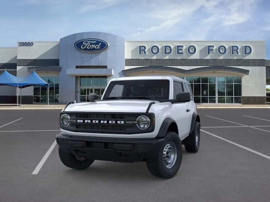 2025 Ford Bronco Base photo 1