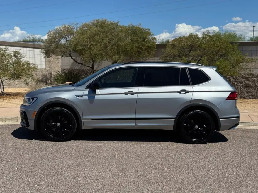 2021 Volkswagen Tiguan SE R-Line Black Sport photo 1