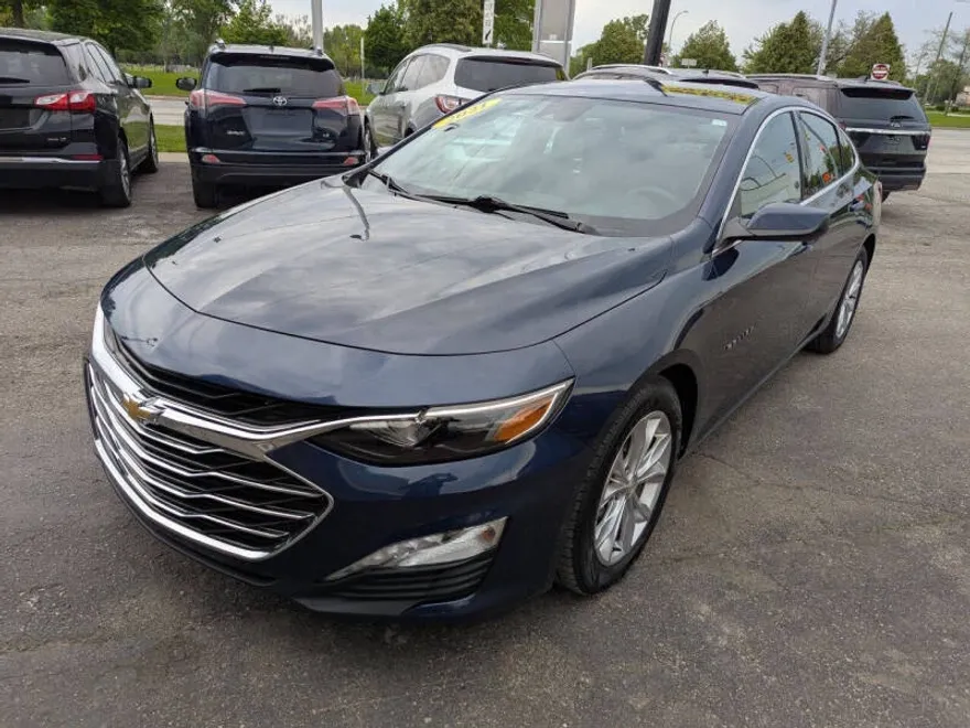 2021 Chevrolet Malibu 1LT photo 1