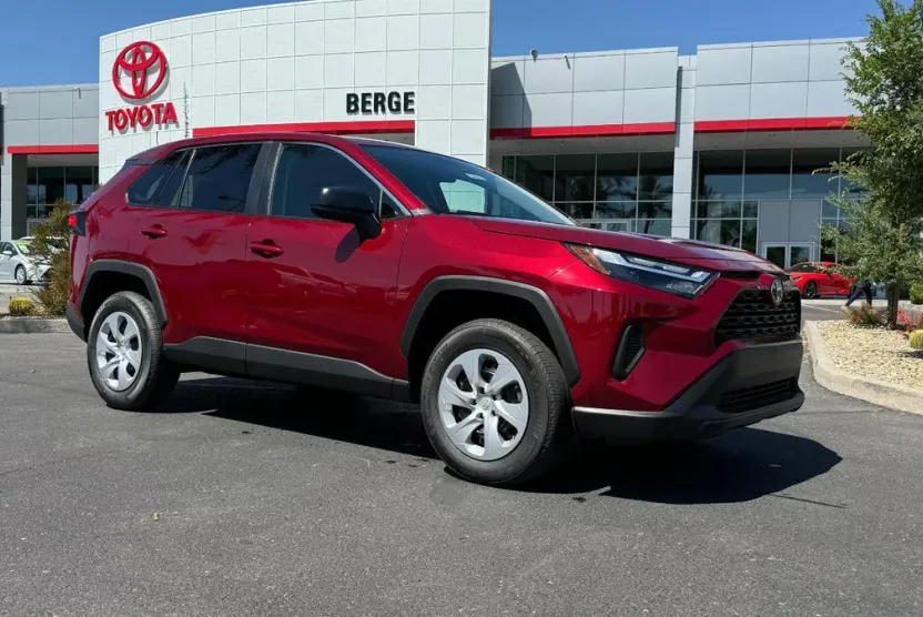 2025 Toyota RAV4 LE photo 1
