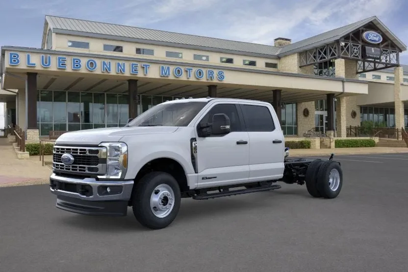 2025 Ford F-350 XL photo 1