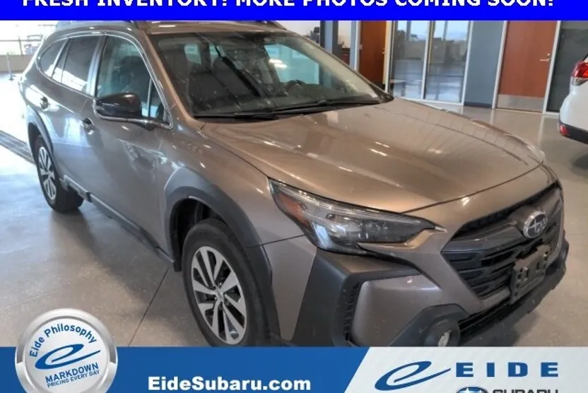 2023 Subaru Outback Premium photo 1