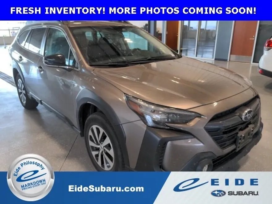 2023 Subaru Outback Premium photo 1