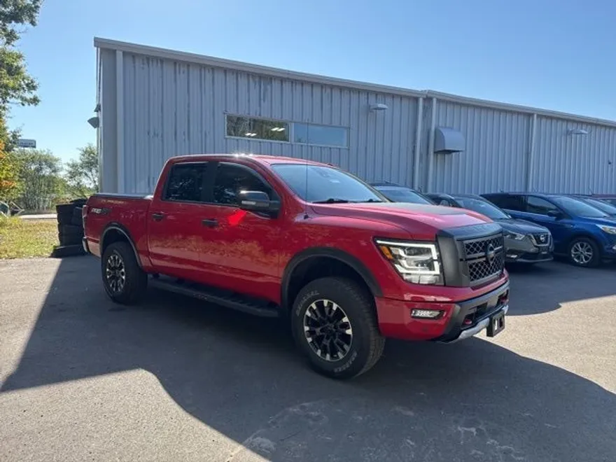 2020 Nissan Titan PRO-4X photo 1