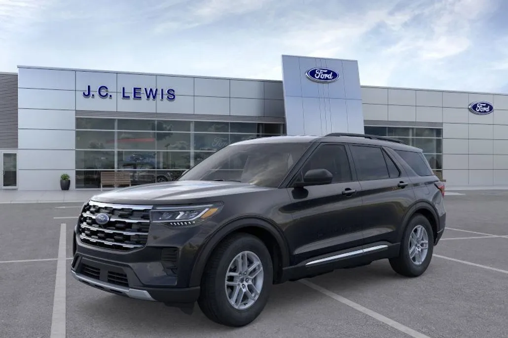 2025 Ford Explorer photo 1