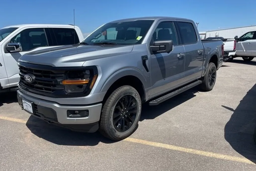 2025 Ford F-150 XLT photo 1