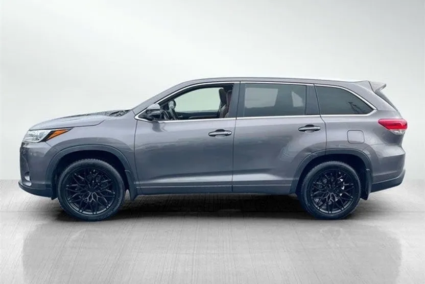 2019 Toyota Highlander Limited Platinum photo 1